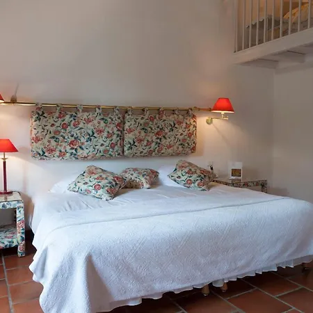 Отель Domaine D'auriac - Relais & Chateaux